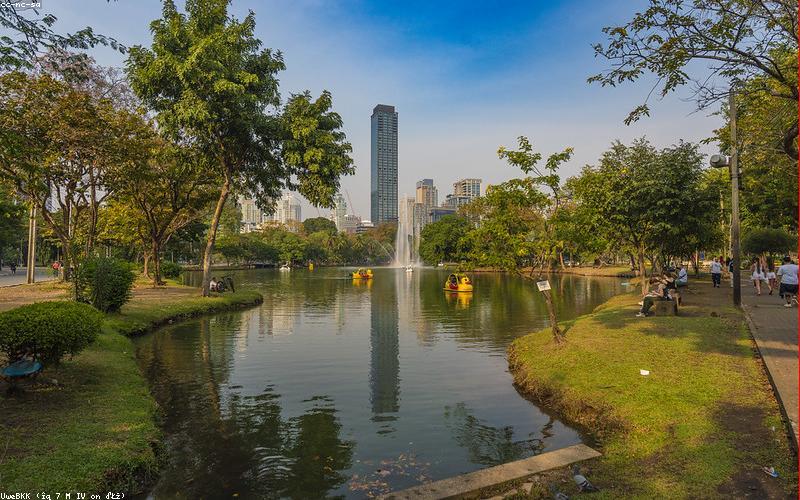 Avion à l'aéroport de Bangkok